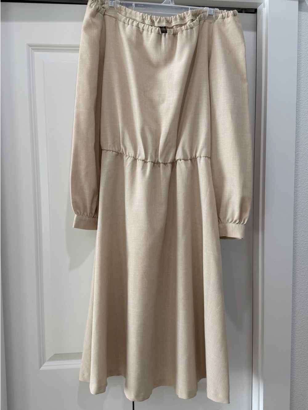 Laura Bettini Cream Long Sleeve Midi Dress (like new!) | M